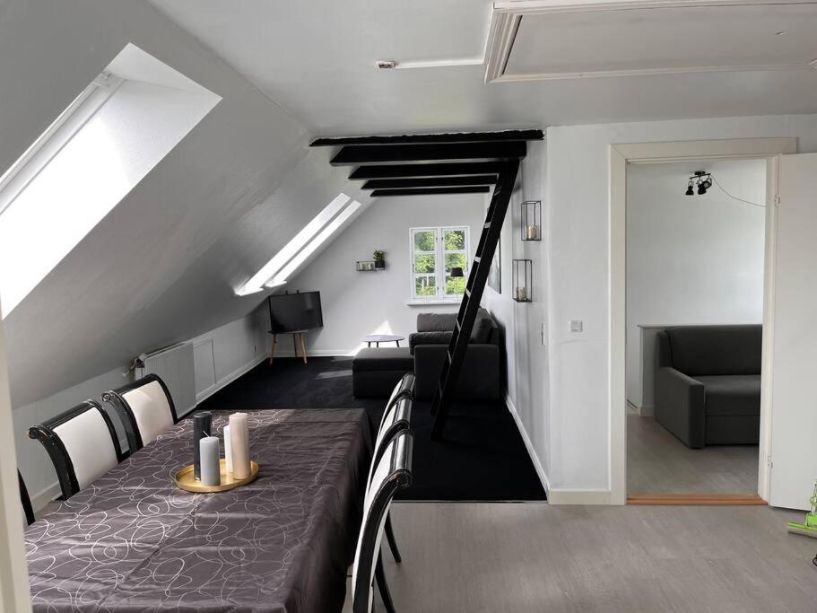 Stor Rummelig Lejlighed Med Egen P-Plads Kolding Exterior foto